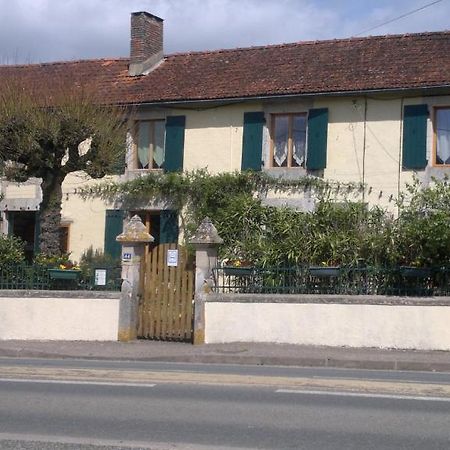 לינה וארוחת בוקר Bouresse La Maison Jaune מראה חיצוני תמונה