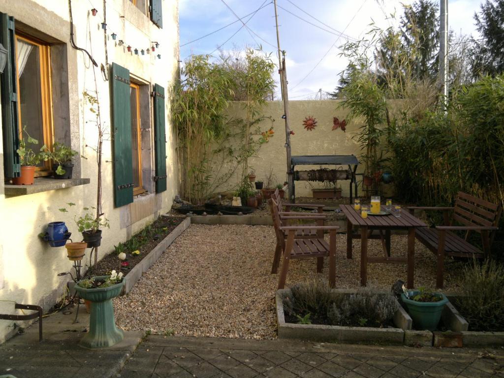 לינה וארוחת בוקר Bouresse La Maison Jaune מראה חיצוני תמונה